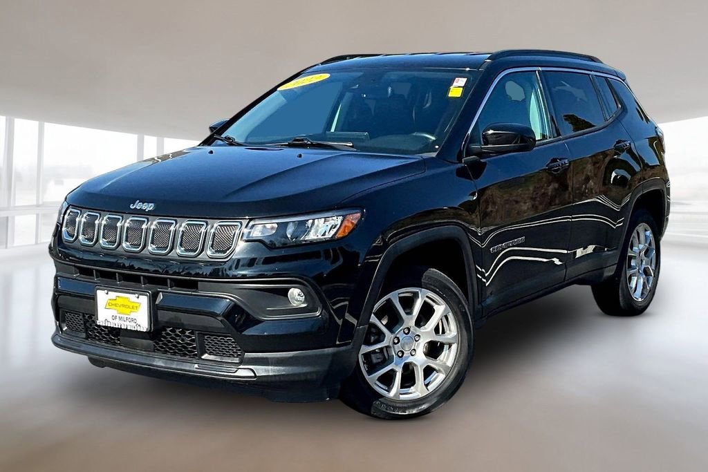 Used 2022 Jeep Compass Latitude image 3