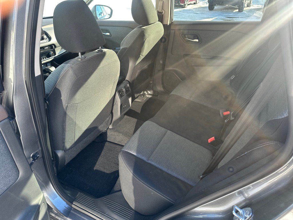 Used 2023 Nissan Rogue SV AWD/4WD image 9