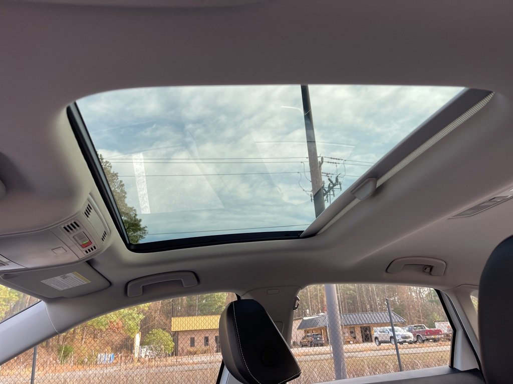 Used 2025 Volkswagen Jetta SE image 23