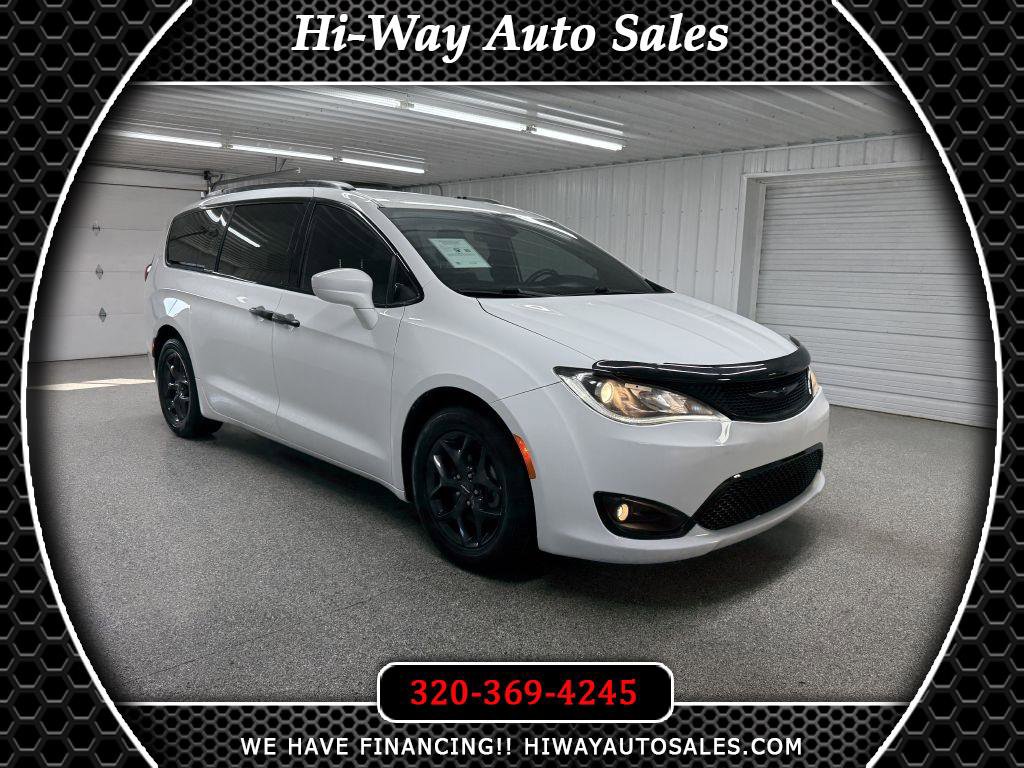 Used 2019 Chrysler Pacifica Touring-L Plus w/ S Appearance Package video 1