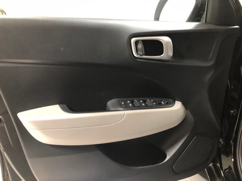 New 2026 Hyundai Venue SEL FWD image 19