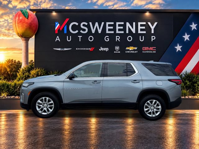 Used 2023 Chevrolet Traverse LS FWD image 2