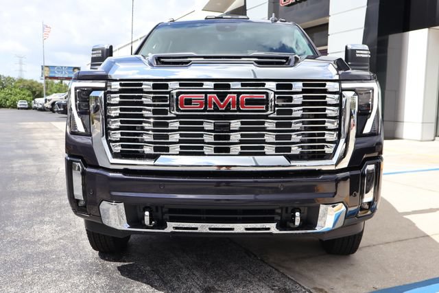 New 2026 GMC Sierra 3500 Denali w/ Denali Reserve Package AWD/4WD image 2