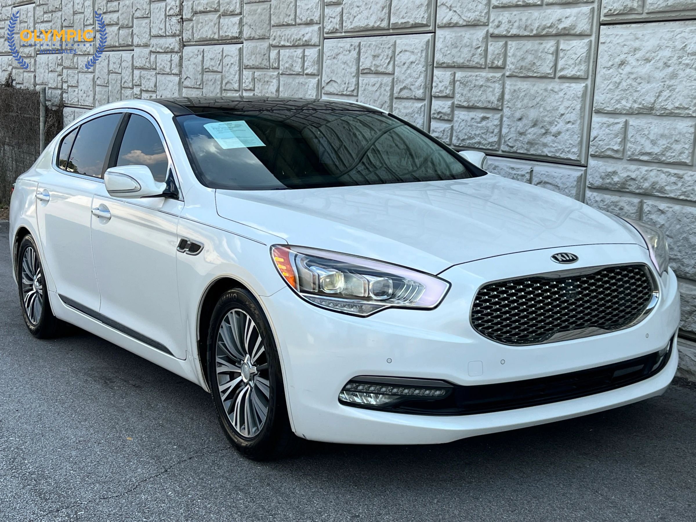 Used 2016 Kia K900 Premium RWD image 3