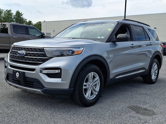 Used 2022 Ford Explorer XLT w/ Equipment Group 202A AWD/4WD image 6