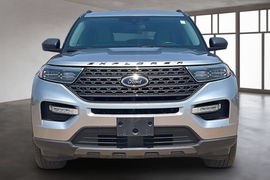 Used 2021 Ford Explorer XLT w/ Equipment Group 202A RWD image 3