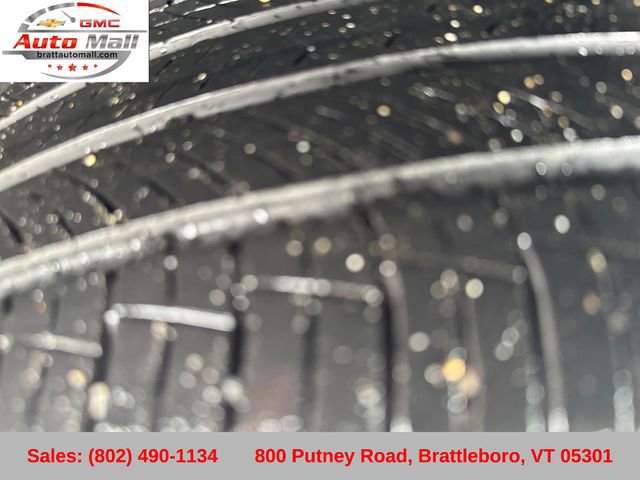 Used 2024 Chevrolet Trax LT w/ Sunroof Package FWD image 29