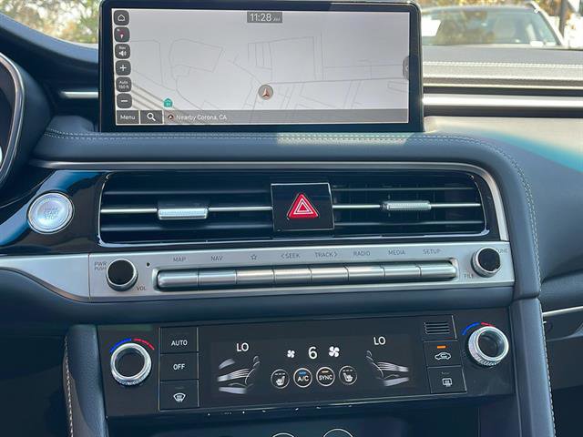 Used 2025 Genesis G70 2.5T image 18