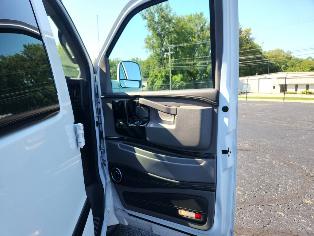 Used 2020 Chevrolet Express 2500 Extended w/ Enhanced Convenience Package RWD image 41