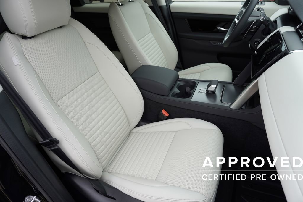 Used 2025 Land Rover Discovery Sport S image 24