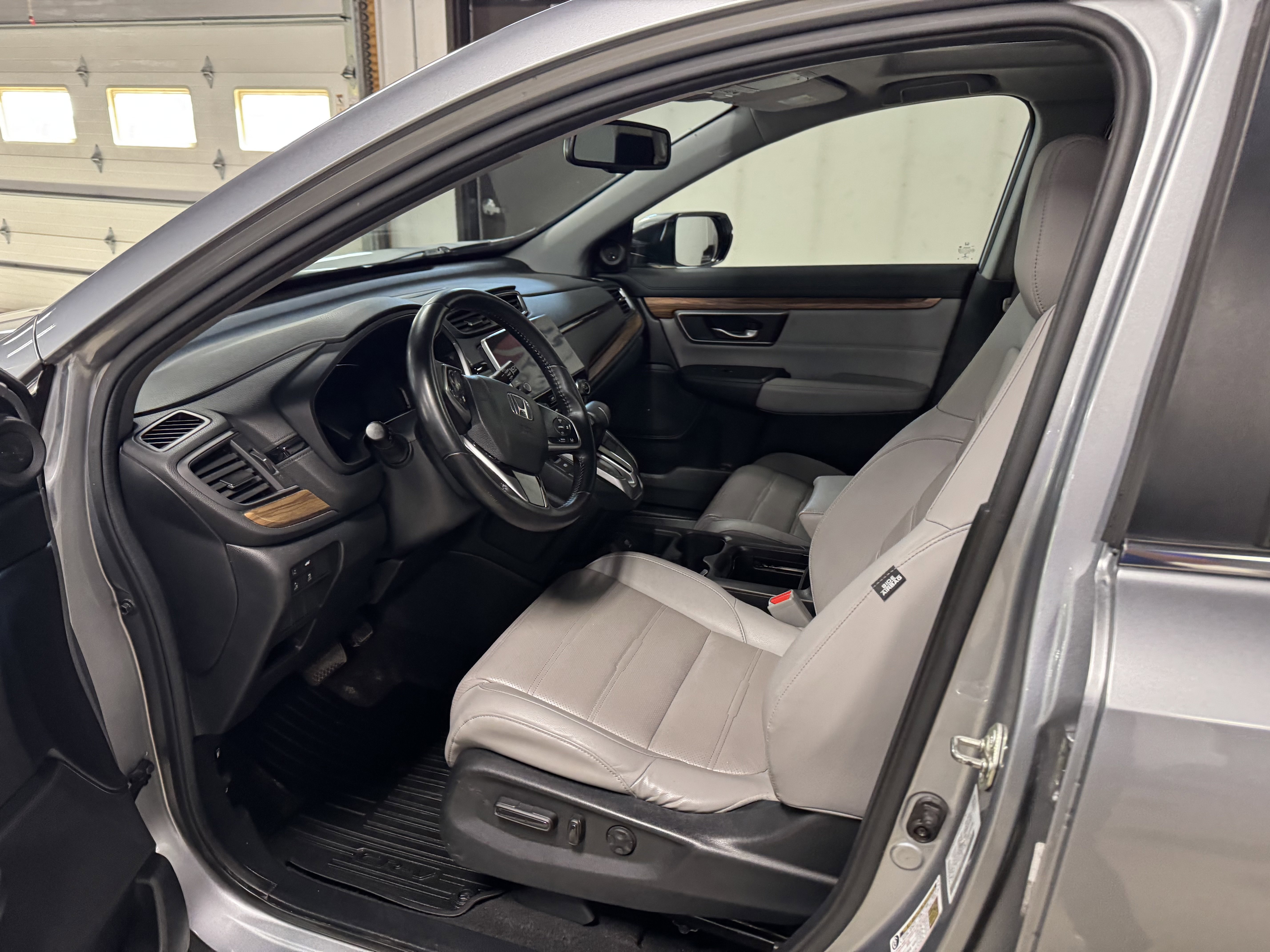 Used 2017 Honda CR-V Touring image 15