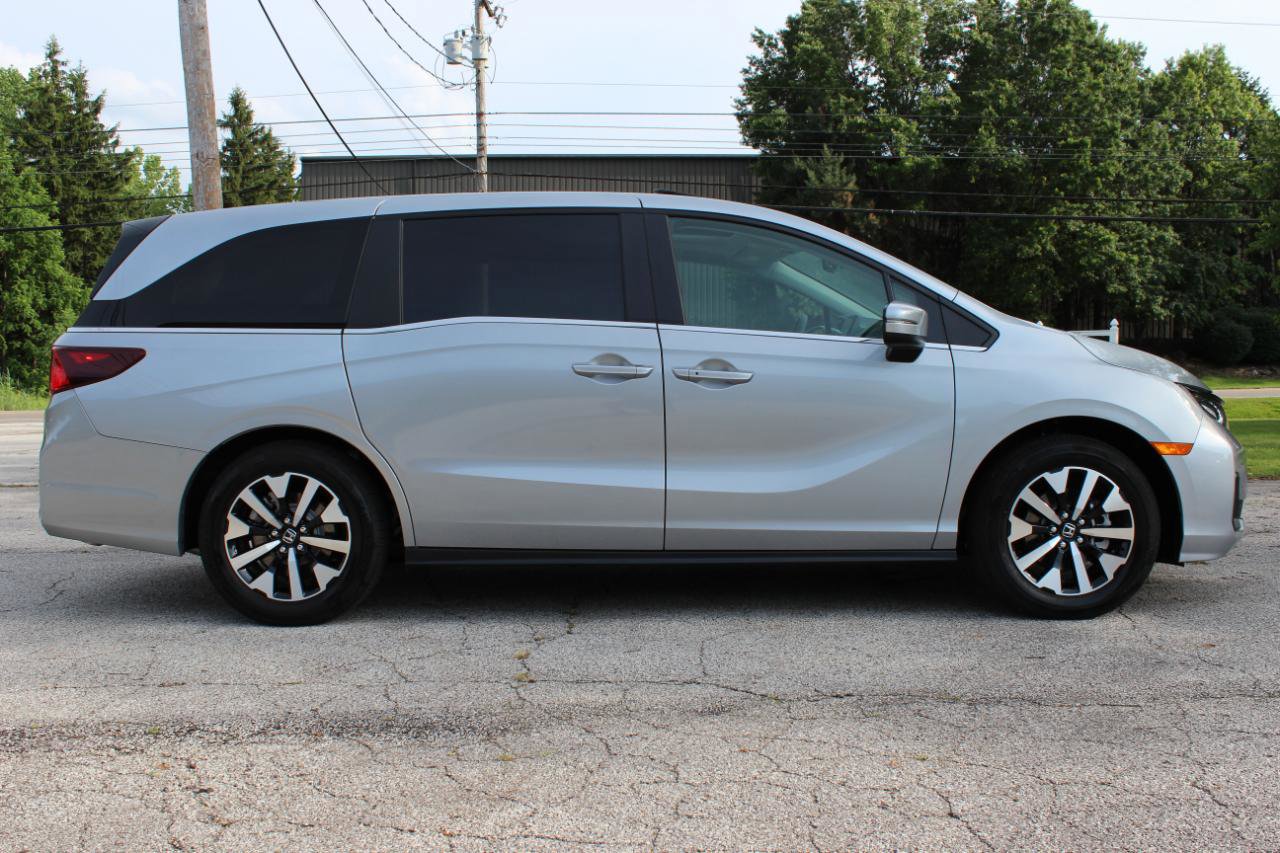Used 2025 Honda Odyssey EX-L image 6