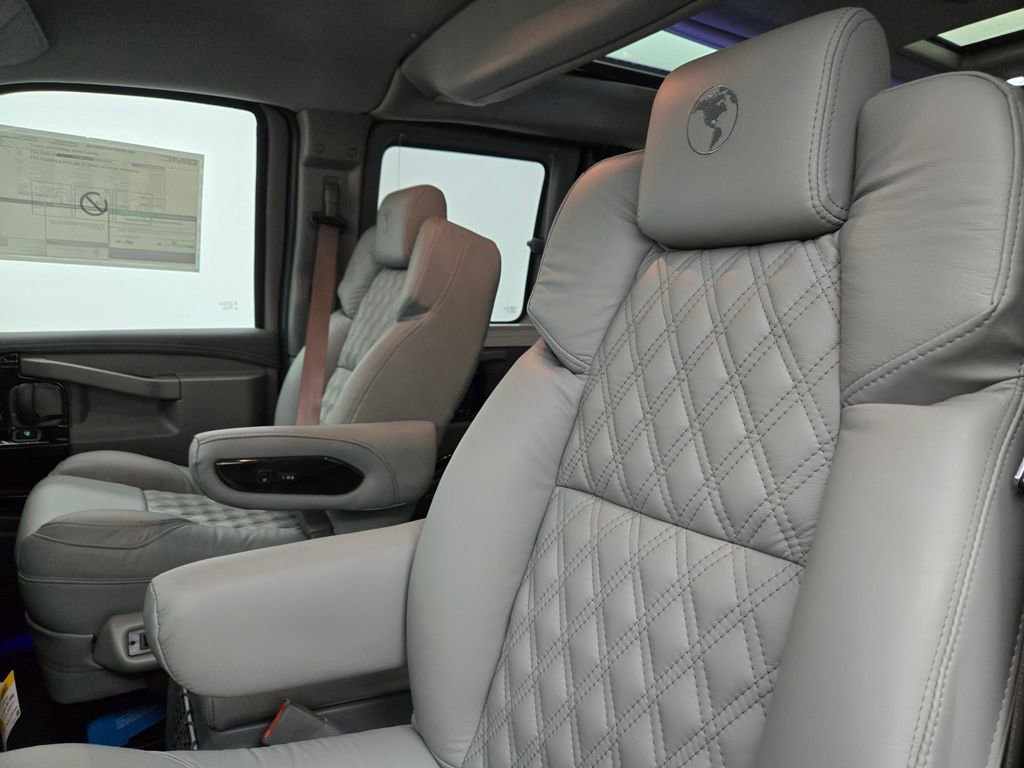 New 2024 GMC Savana 2500 image 20