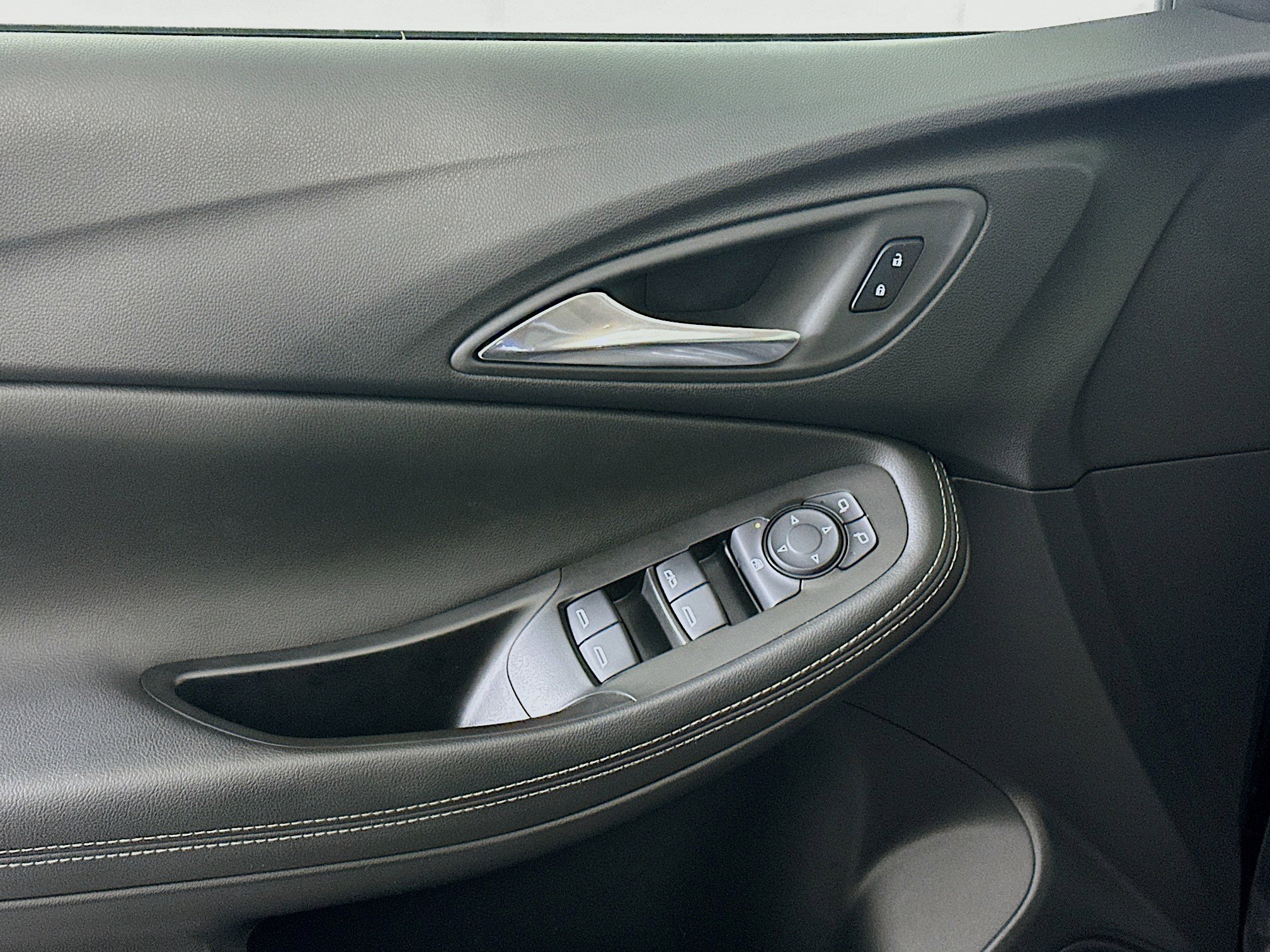 Used 2025 Buick Encore GX Preferred image 15