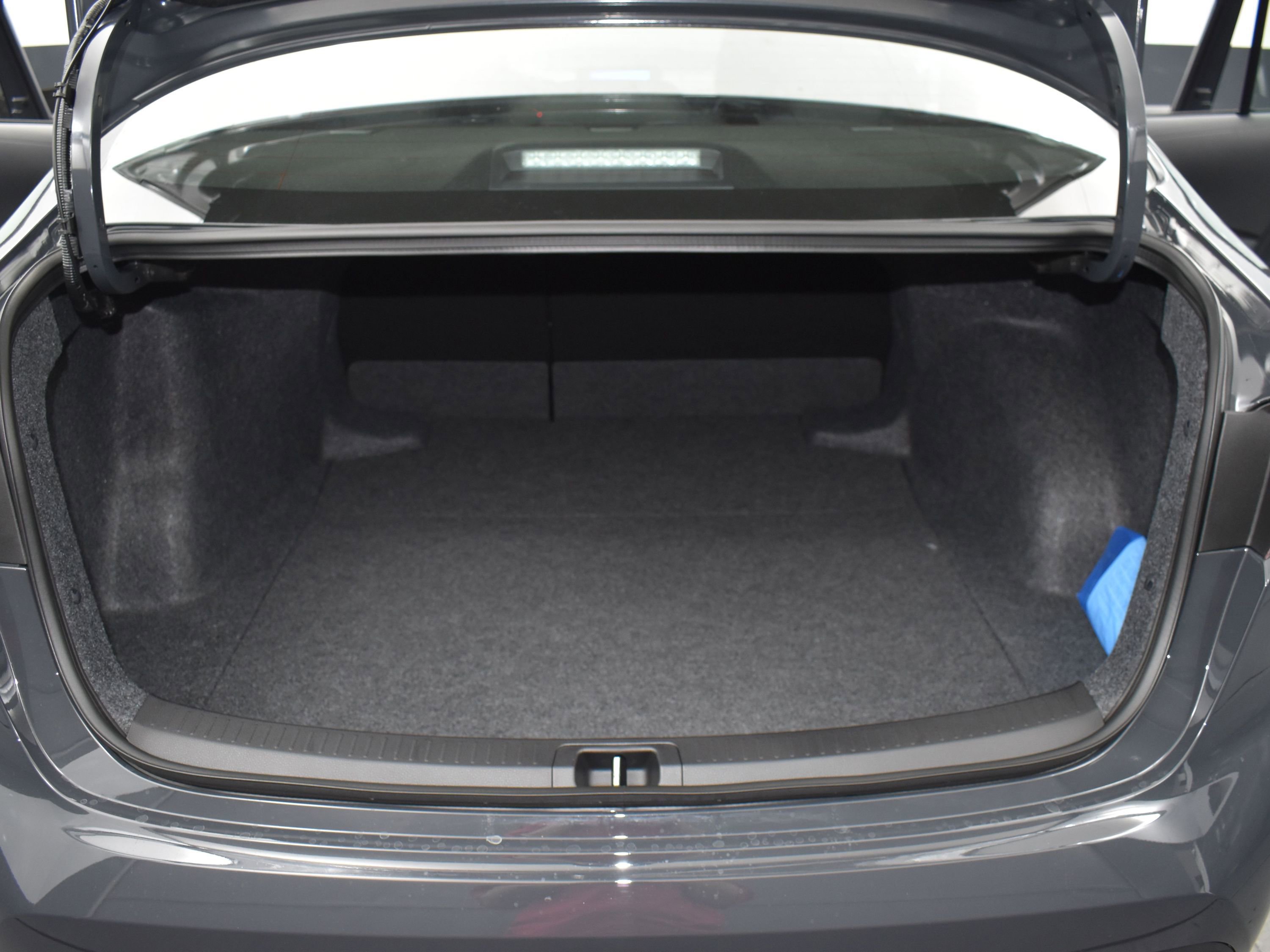 Used 2025 Toyota Corolla LE image 25