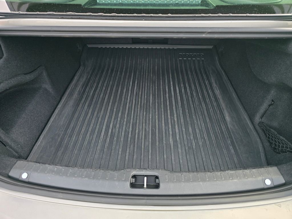 Used 2021 Volvo S90 T6 Inscription image 13