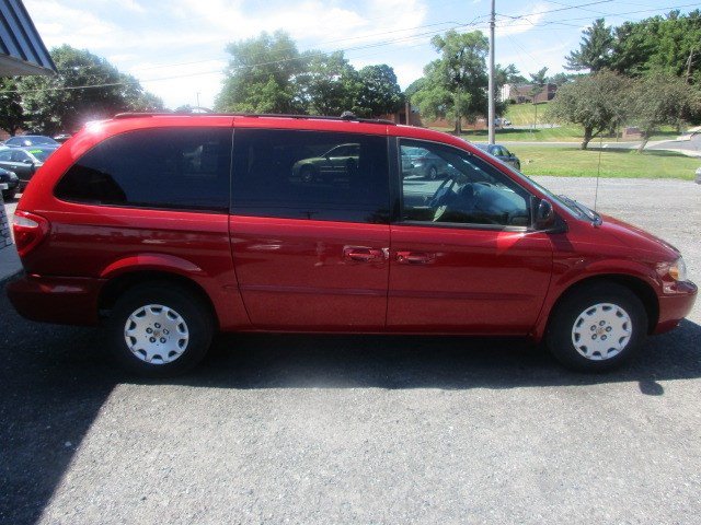 Used 2002 Chrysler Town & Country LX FWD image 10