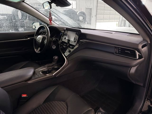 Used 2021 Toyota Camry SE FWD image 12