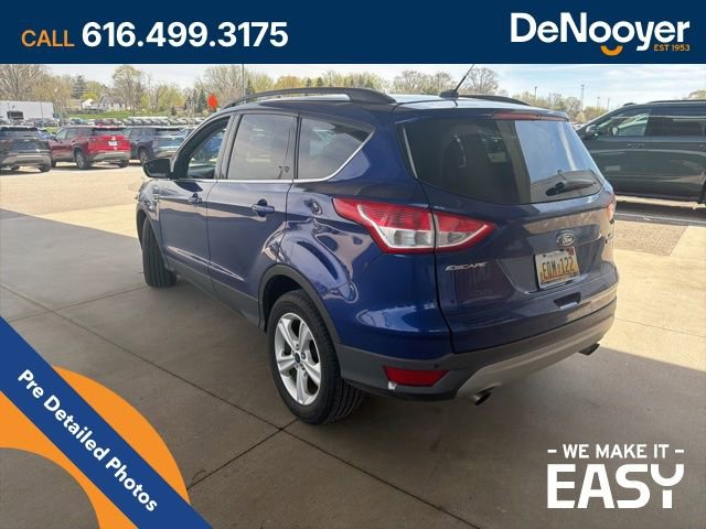 Used 2016 Ford Escape SE w/ Equipment Group 201A FWD image 3