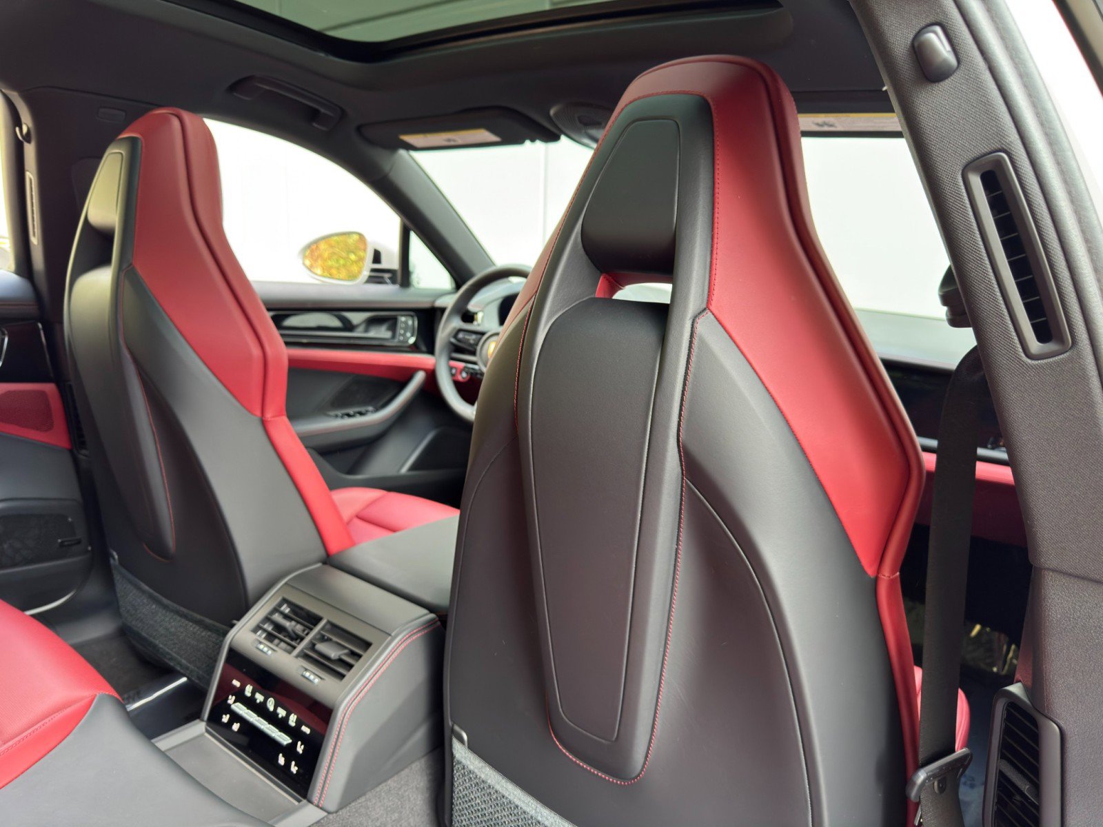 Used 2025 Porsche Panamera 4S w/ Premium Package image 39
