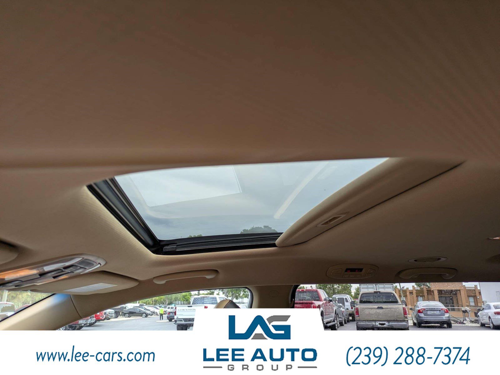 Used 2017 Kia Sedona SX Limited w/ Option Group 030 FWD image 19