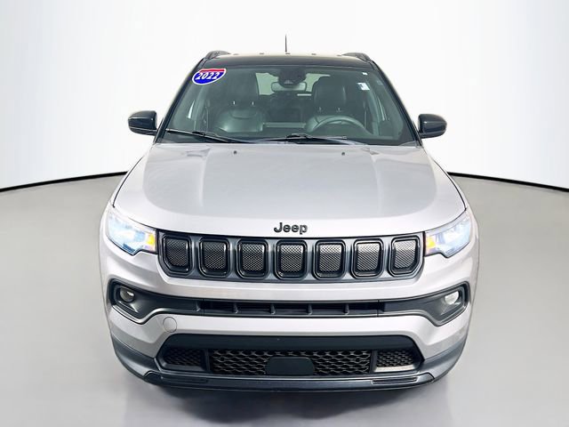 Used 2022 Jeep Compass Altitude FWD image 3