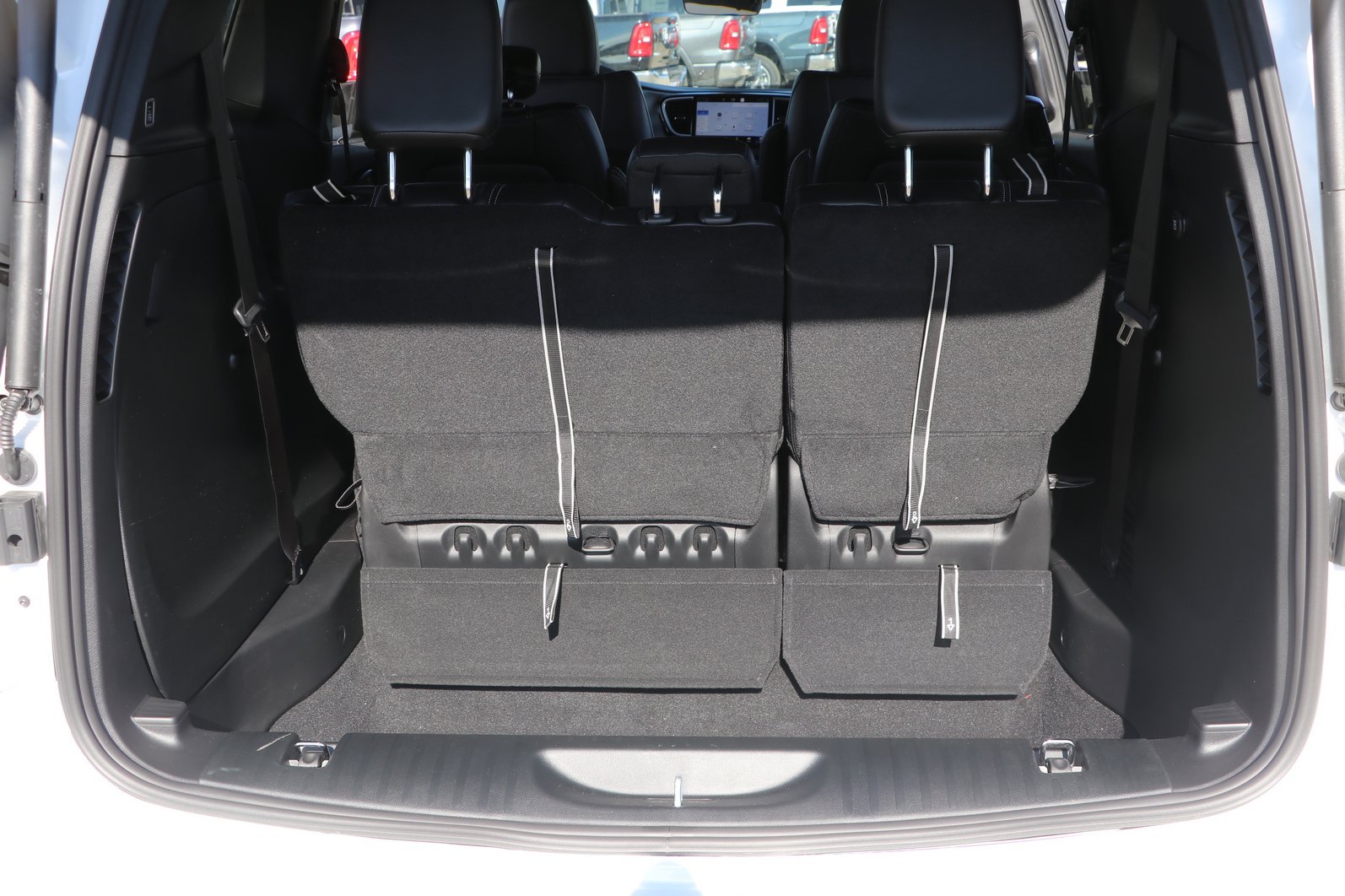 New 2027 Chrysler Pacifica LX FWD image 28