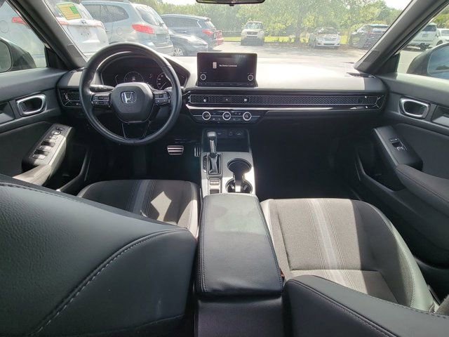 Used 2023 Honda Civic Sport image 2