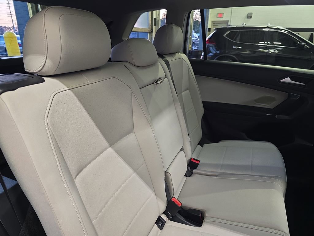 Used 2020 Volkswagen Tiguan SEL image 12