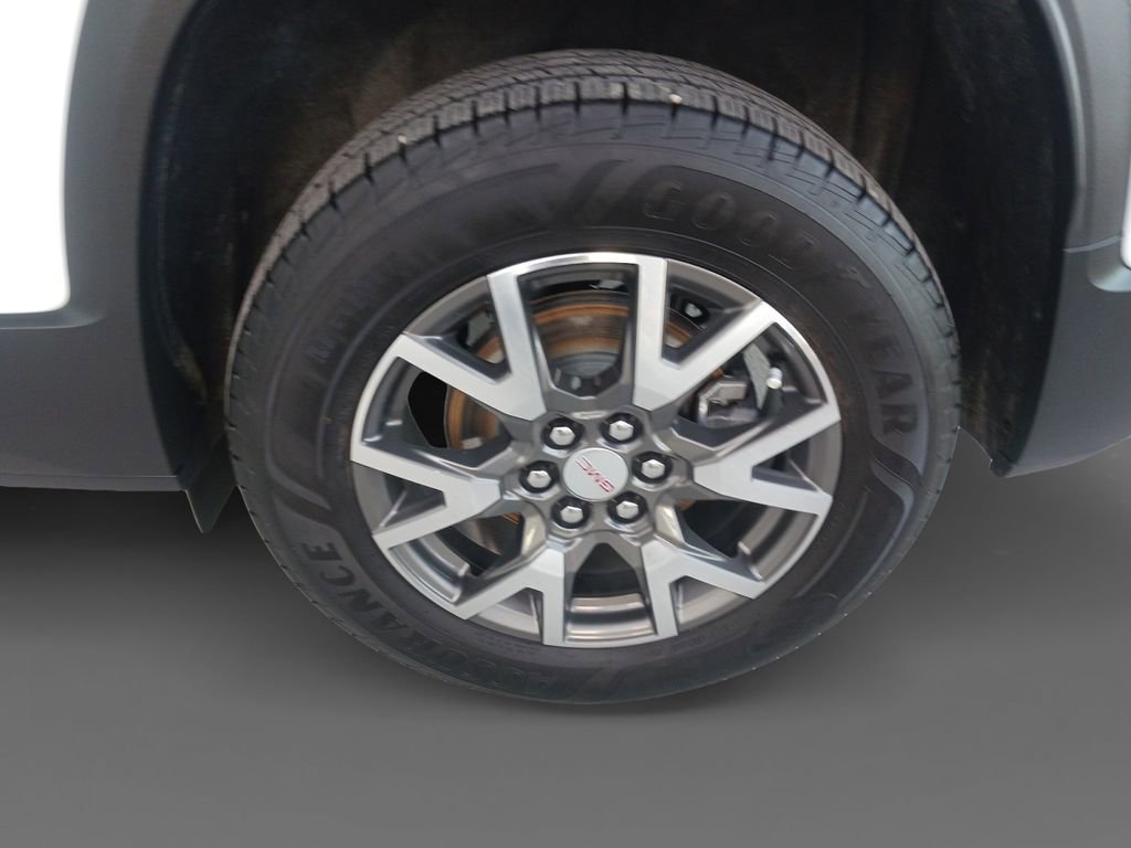 Used 2023 GMC Acadia SLE image 8