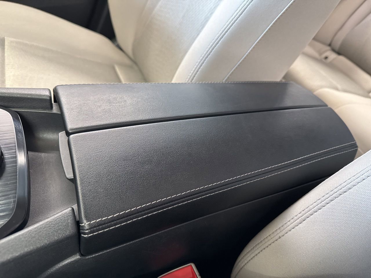 Used 2025 Nissan Rogue SV image 28