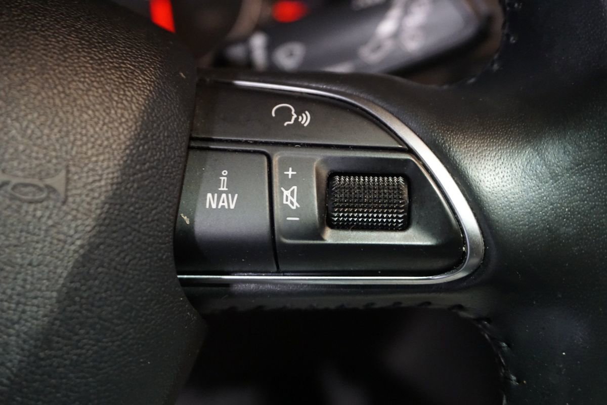 Used 2016 Audi Q5 2.0T Premium Plus w/ Technology Package image 13