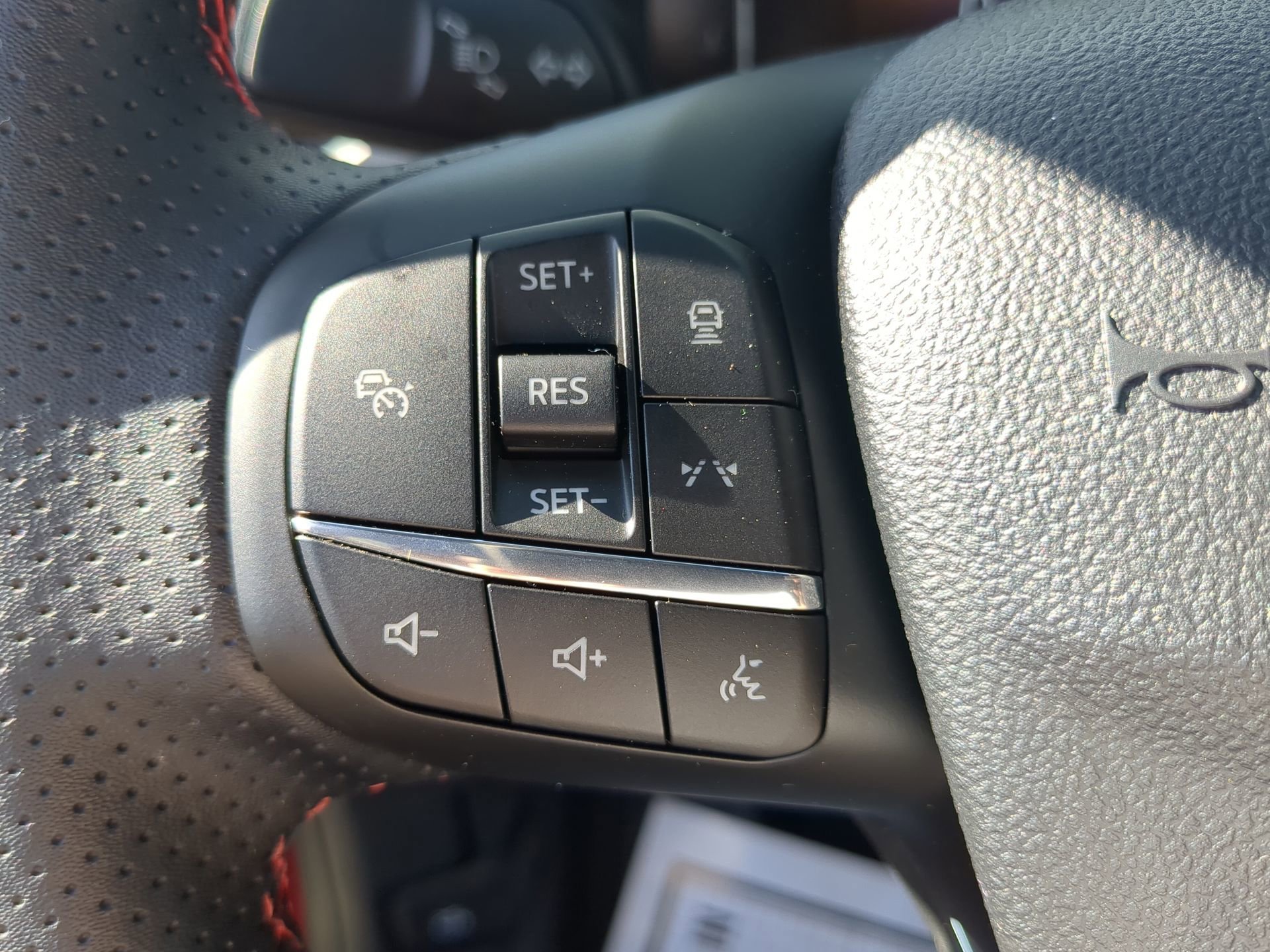New 2026 Ford Escape ST-Line w/ Tech Pack #1 FWD image 60