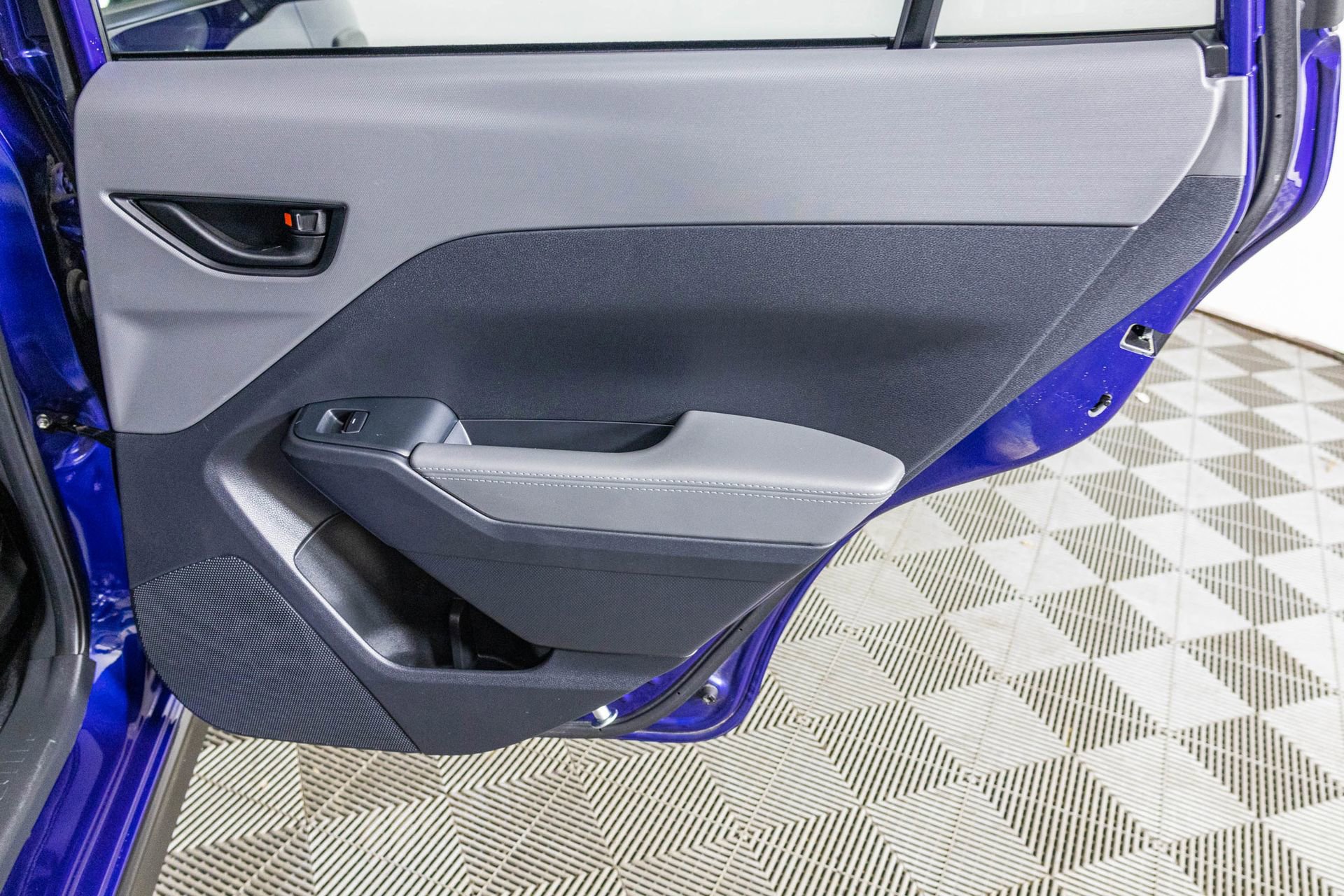 Used 2024 Subaru Crosstrek 2.0i Premium w/ Crosstrek Mirror Package image 34