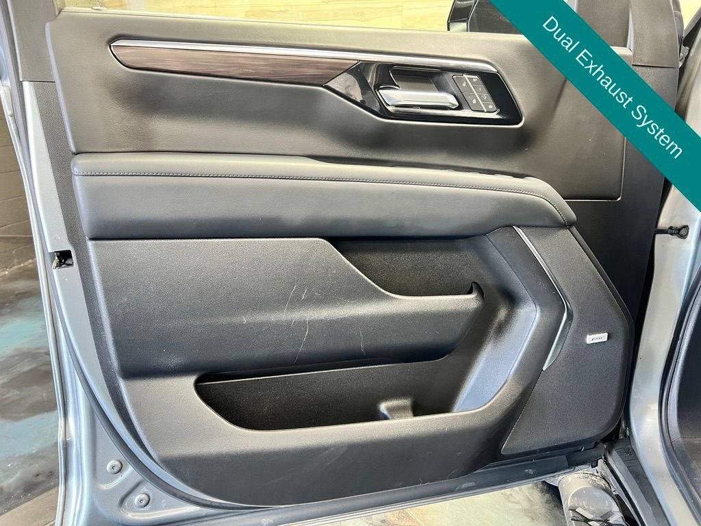 Used 2025 Chevrolet Suburban Z71 w/ Comfort Package AWD/4WD image 22