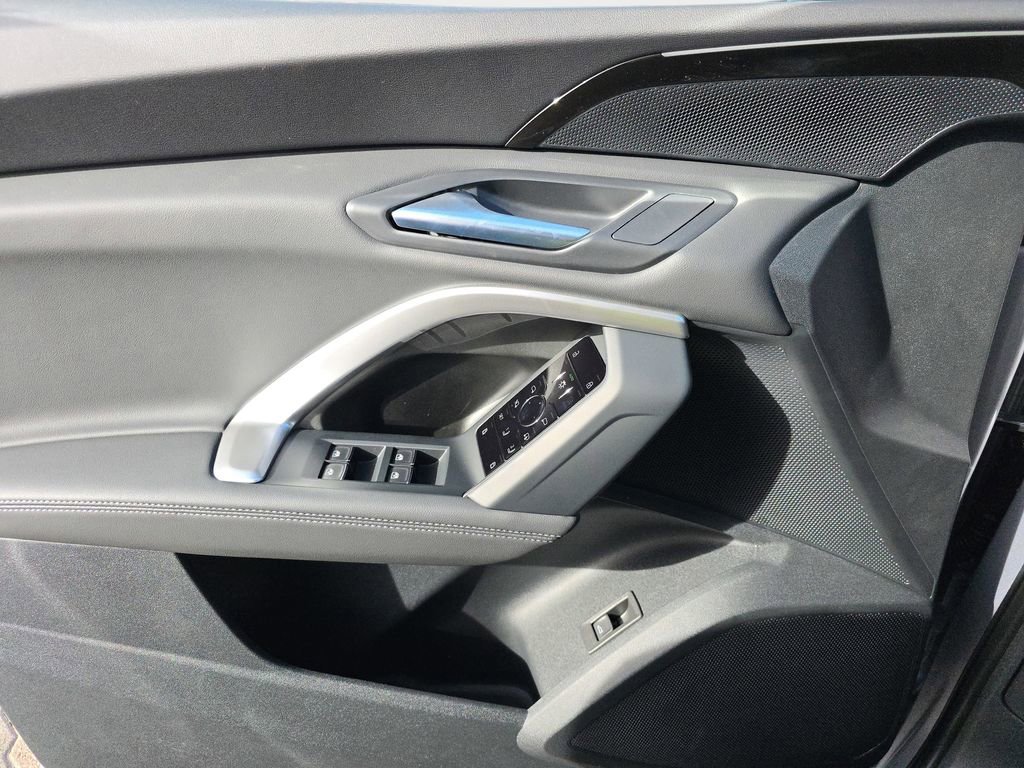 New 2025 Audi Q5 Premium image 18