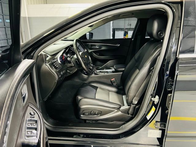 Used 2019 Chevrolet Impala LT w/ LT Convenience Package image 21