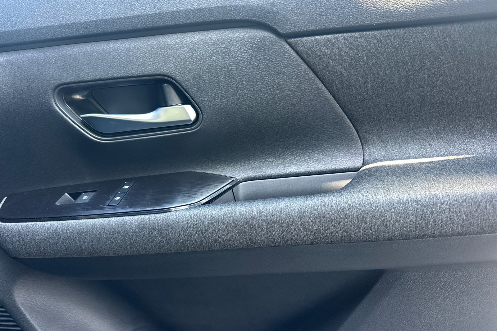 New 2027 Nissan Kicks SV w/ Cold Weather Package FWD image 19