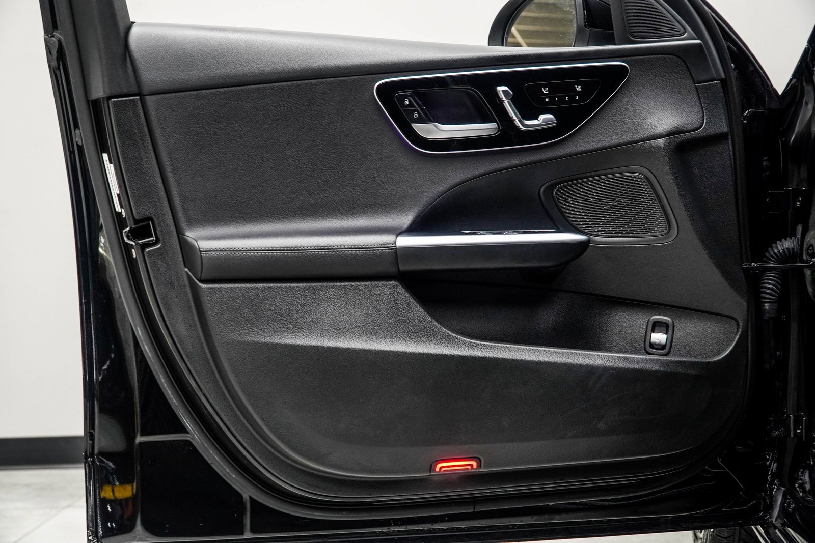 Used 2024 Mercedes-Benz C 300 Sedan image 29