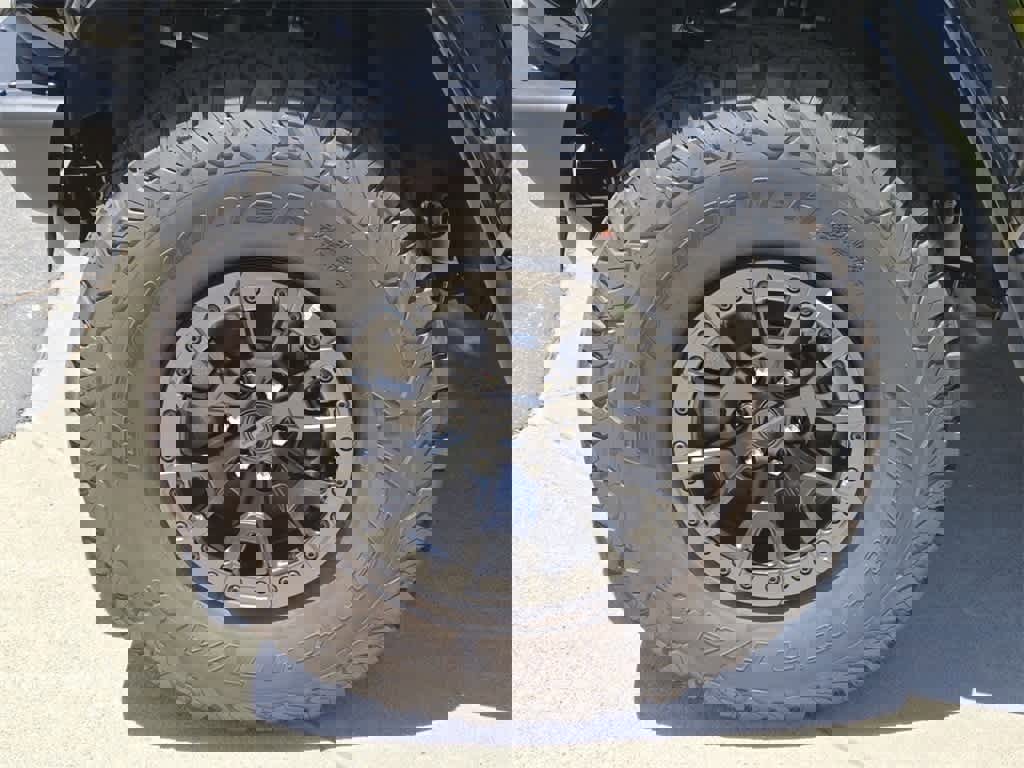 New 2025 Ford Bronco Raptor image 6