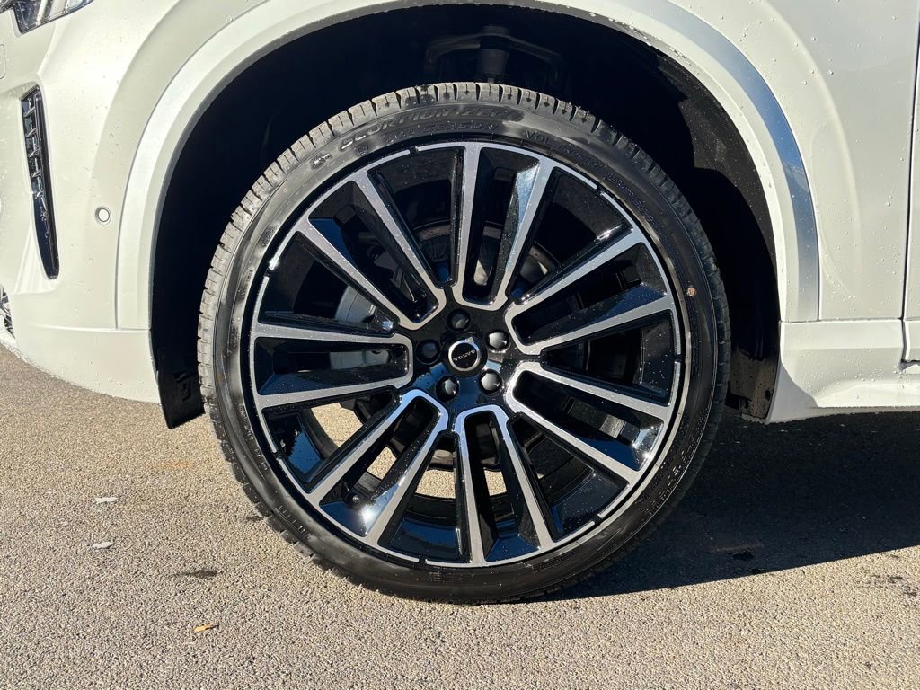 New 2026 Volvo XC90 B6 Ultra w/ Protection Package AWD/4WD image 9
