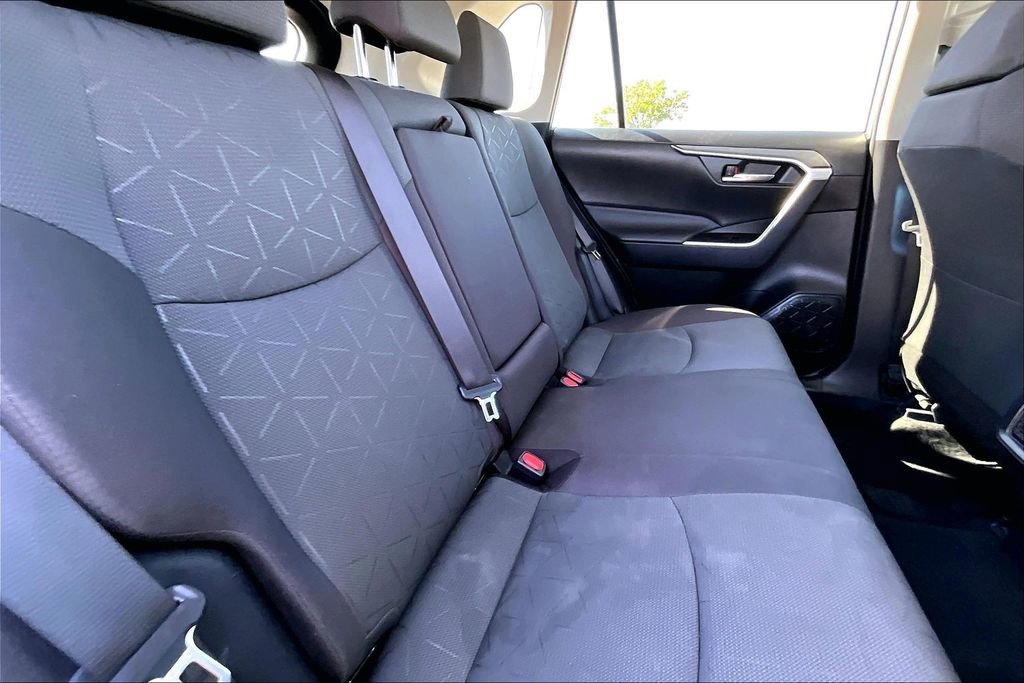 Used 2024 Toyota RAV4 XLE FWD image 25