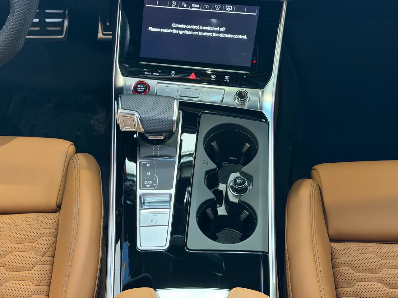 Used 2023 Audi RS 6 w/ Carbon Optic Package image 32