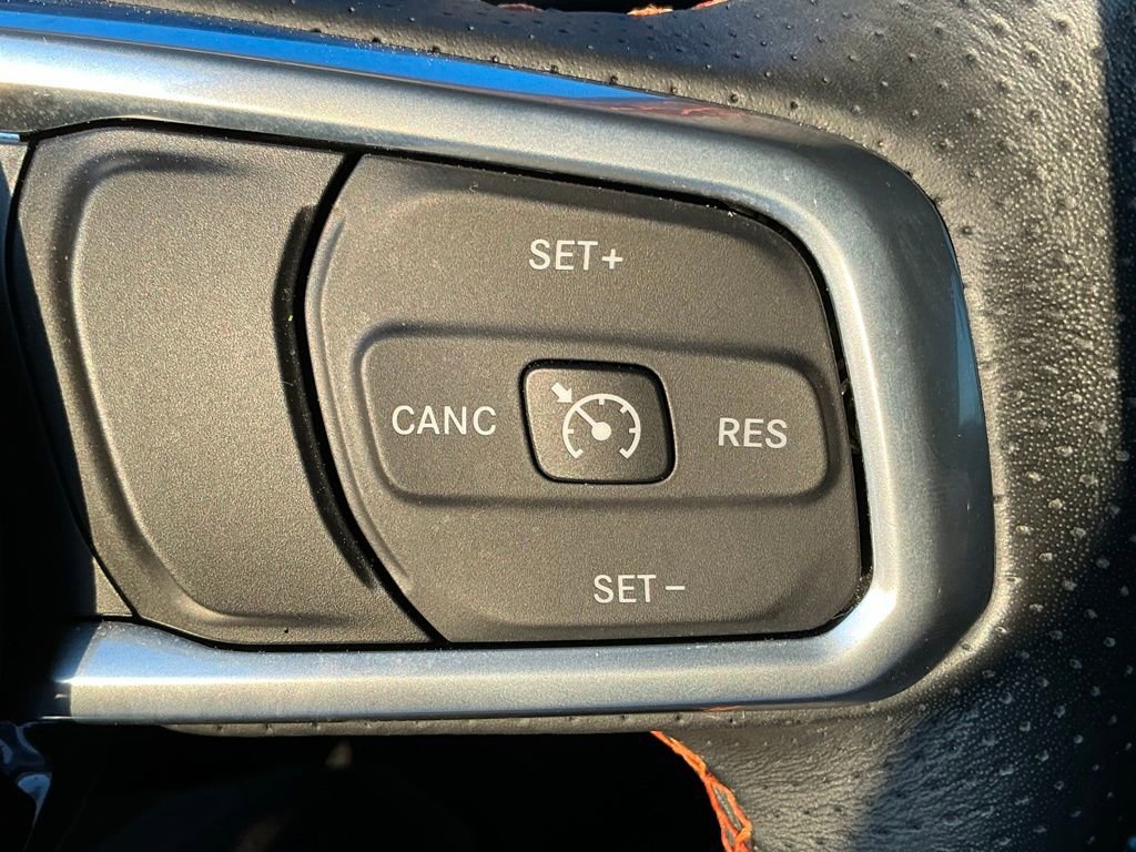 Used 2022 Jeep Gladiator Mojave w/ Cold Weather Group image 14