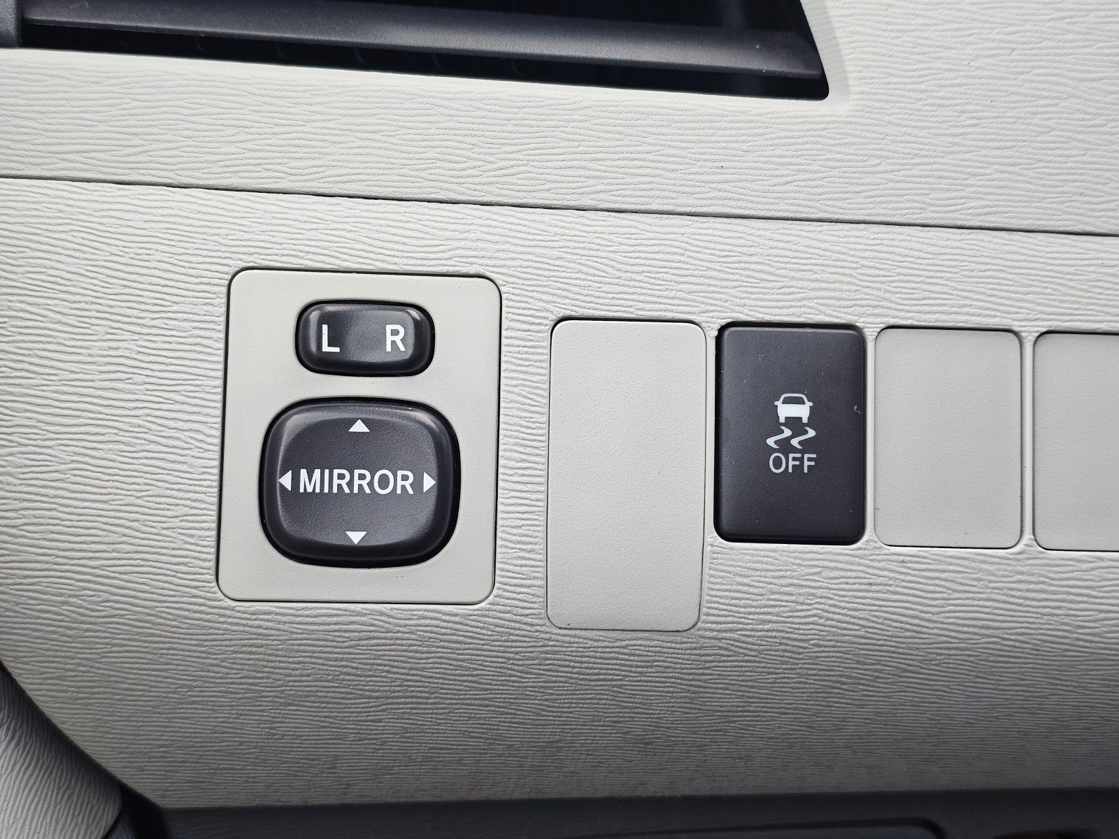 Used 2014 Toyota Sienna LE image 29