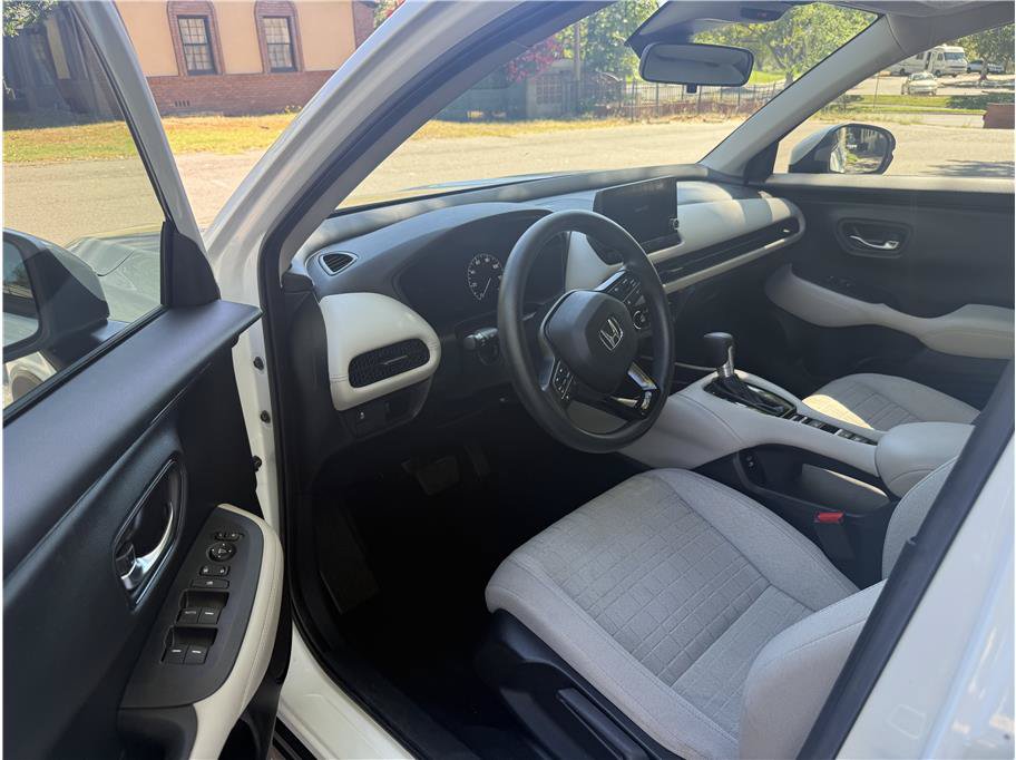 Used 2024 Honda HR-V LX image 10