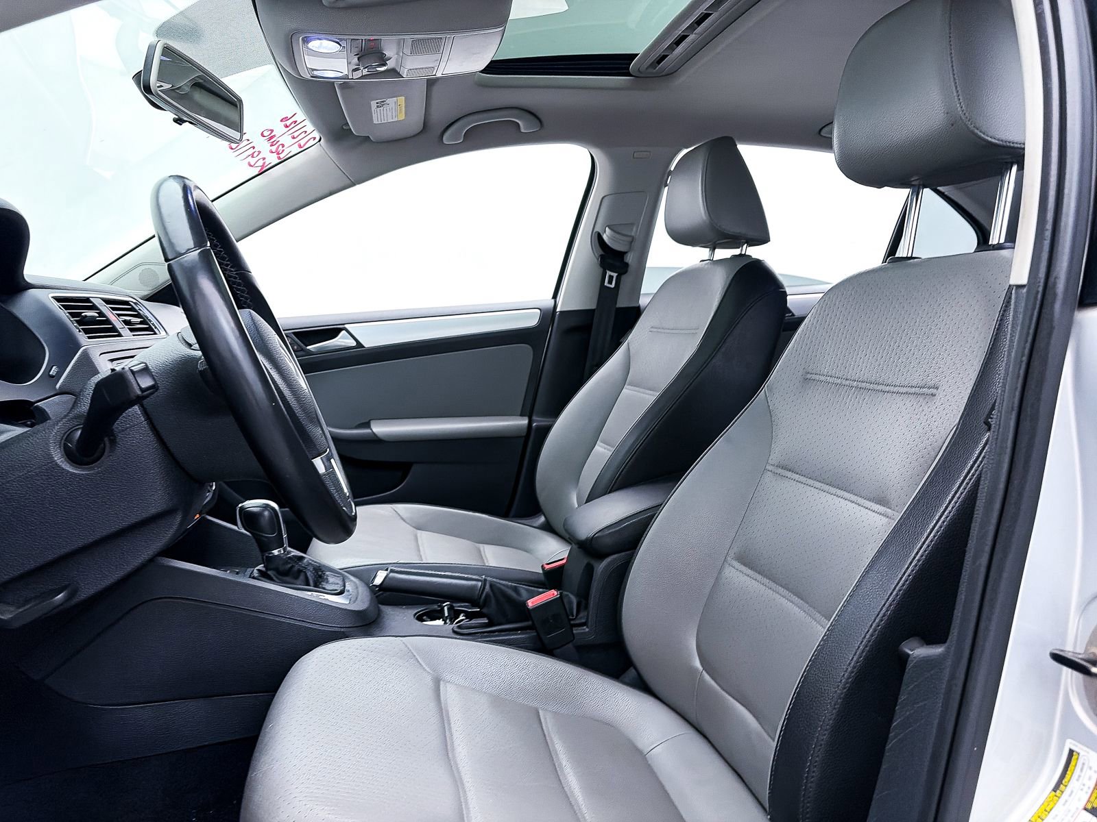 Used 2013 Volkswagen Jetta SEL image 15