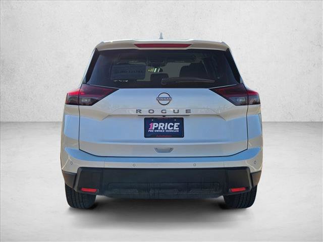 Used 2025 Nissan Rogue SV image 7