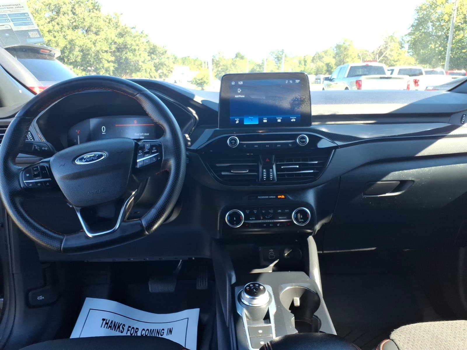 Used 2025 Ford Escape ST-Line Select AWD/4WD image 13