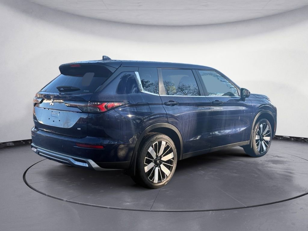 New 2026 Mitsubishi Outlander SE image 5